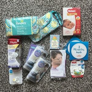 Baby / mama gift bundle. Baby shower present. New mother & newborn essentials